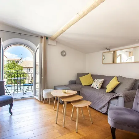 Daire 61 Place Nationale Antibes